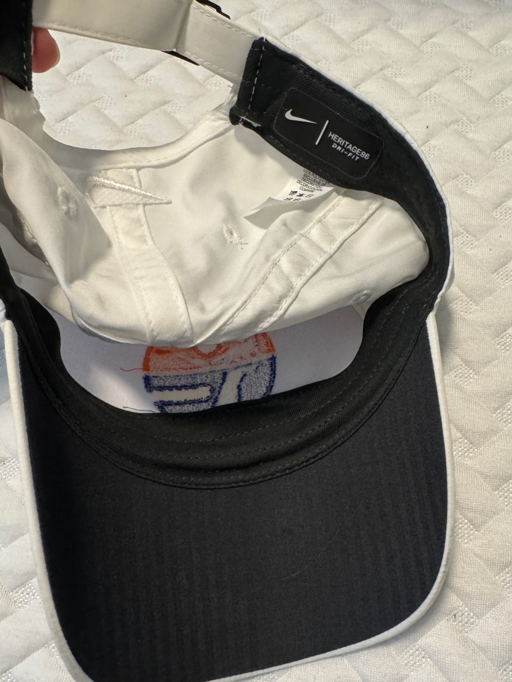 Nike Golf White Baseball Cap with University of Florida Orange & Blue Split Logo - Picture 2 of 2